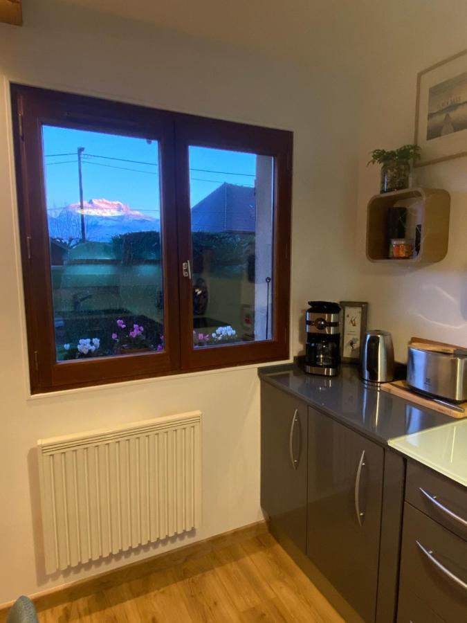 Appartement Au Calme Avec Vue Sur Les Montagnes. Sévrier Buitenkant foto