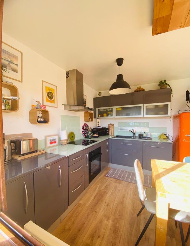Appartement Au Calme Avec Vue Sur Les Montagnes. Sévrier Buitenkant foto